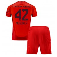 Maglie da calcio Bayern Munich Jamal Musiala #42 Prima Maglia Bambino 2024-25 Manica Corta (+ Pantaloni corti)